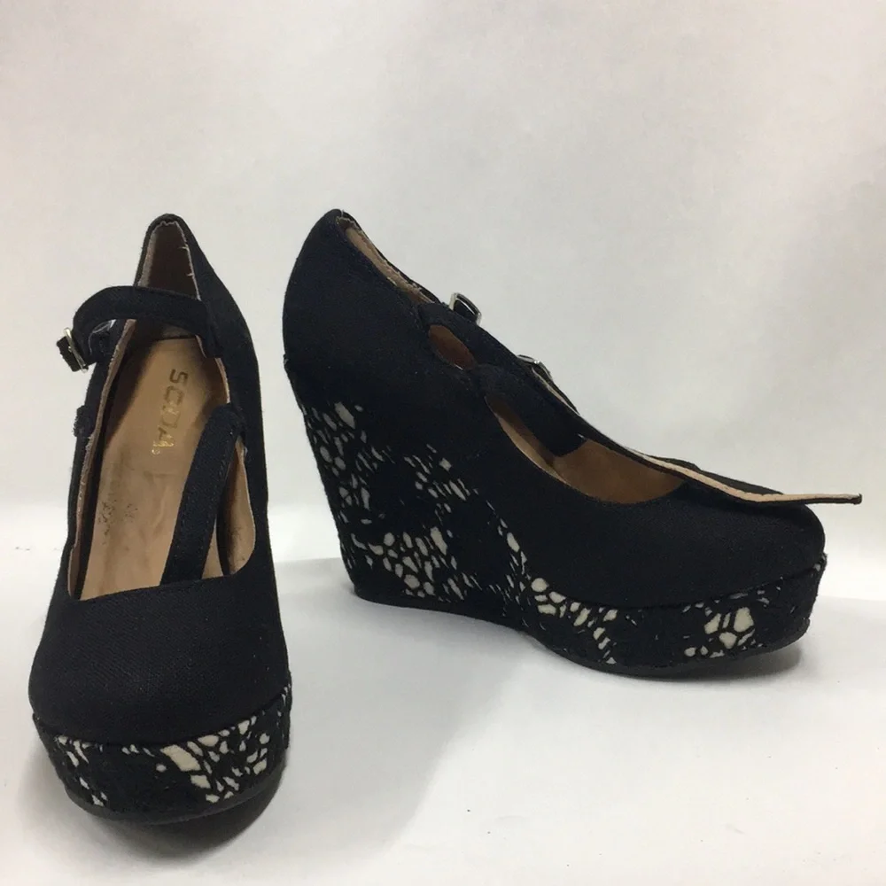 LADIES’ Soda Glenda Black Lace Wedges (7.5M)